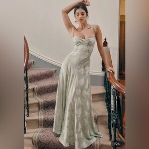 NWT CHERLEY Elegant Floral Print Quilted Lace Up Back Formal Party Flowy Maxi